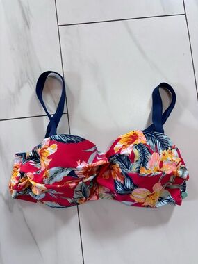 3/$30 Brand new with tags Heat Bikini Top (with removable straps) floral print